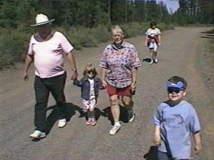 walk.jpg (19170 bytes)