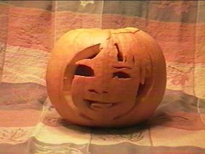 michaela_pumpkin.jpg (15482 bytes)