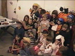 party_group.jpg (20283 bytes)