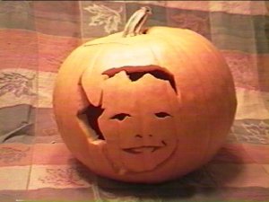 ryan_pumpkin.jpg (14057 bytes)